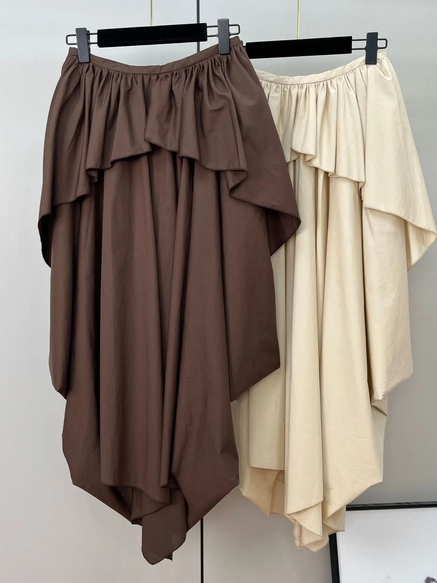 Casual A-Line Midi Skirt Asymmetrical Hem Elastic Waist Versatile Layered Pleated Long Half Skirts Women's Fashion Cotton Mat...
Casual A-Line Midi Skirt Asymmetrical Hem Elastic Waist Versatile Layered Pleated Long Half Skirts Women's Fashion Cotton Mat...