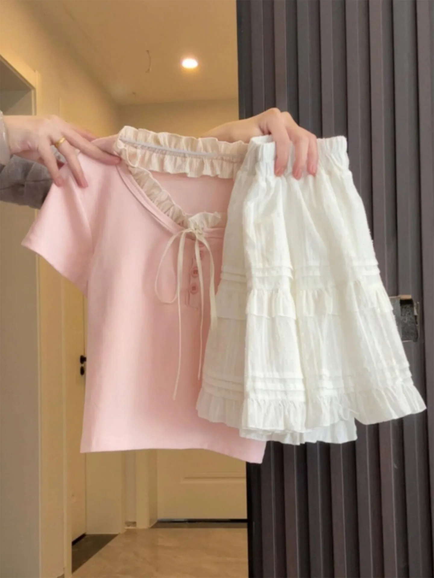Sweet Pink Lace Knot Top And Short Skirt Set Women's Summer Fashion Two-Piece Suit Casual Breathable Medium T...
Sweet Pink Lace Knot Top And Short Skirt Set Women's Summer Fashion Two-Piece Suit Casual Breathable Medium T...
