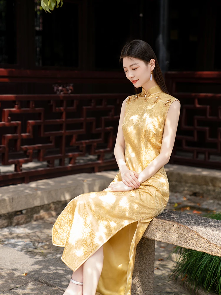 Золотые шелковые перья Ele, новый китайский свадебный платье для женщин, дышащий длинный шлем из синельного шелка
Золотые шелковые перья Ele, новый китайский свадебный платье для женщин, дышащий длинный шлем из синельного шелка