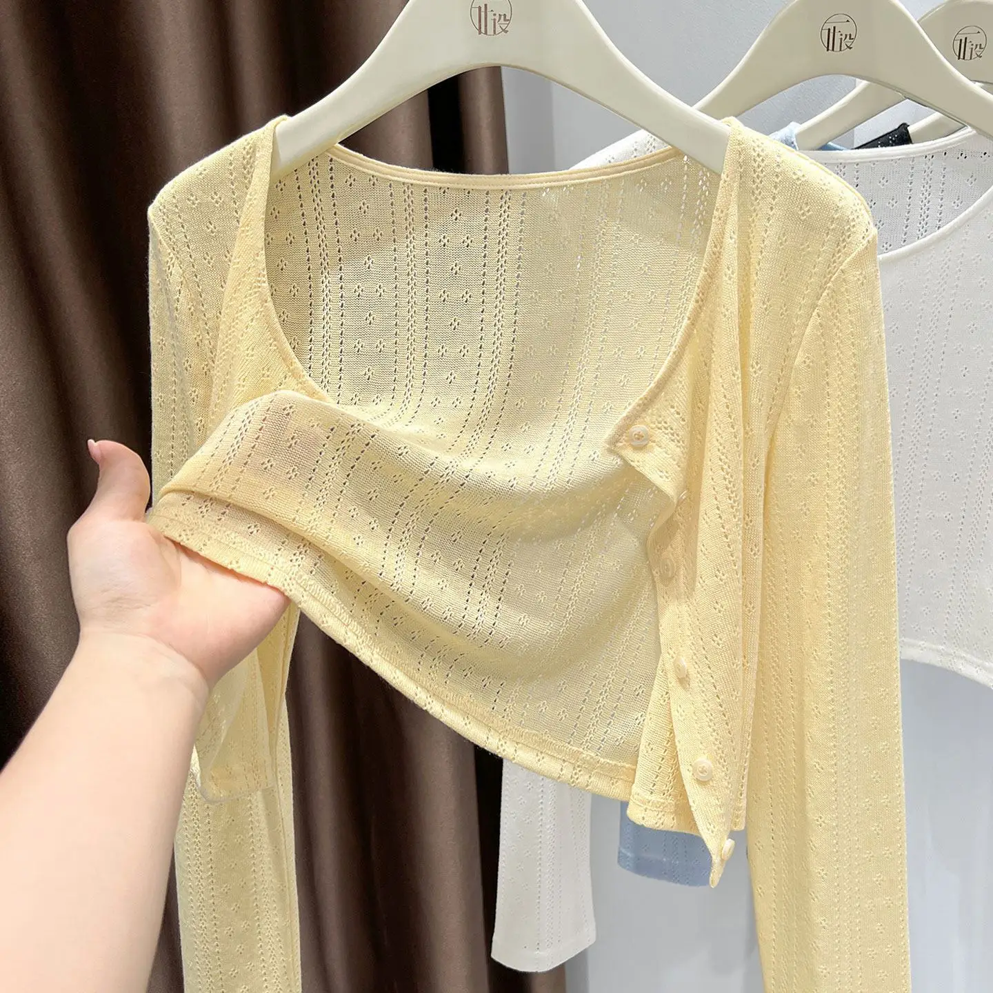 Summer Short Blue Thin Sun Protection Long Sleeve Ice Silk Cardigan Women's Outerwear Jacket Korean Style Top Skirt Match
Summer Short Blue Thin Sun Protection Long Sleeve Ice Silk Cardigan Women's Outerwear Jacket Korean Style Top Skirt Match