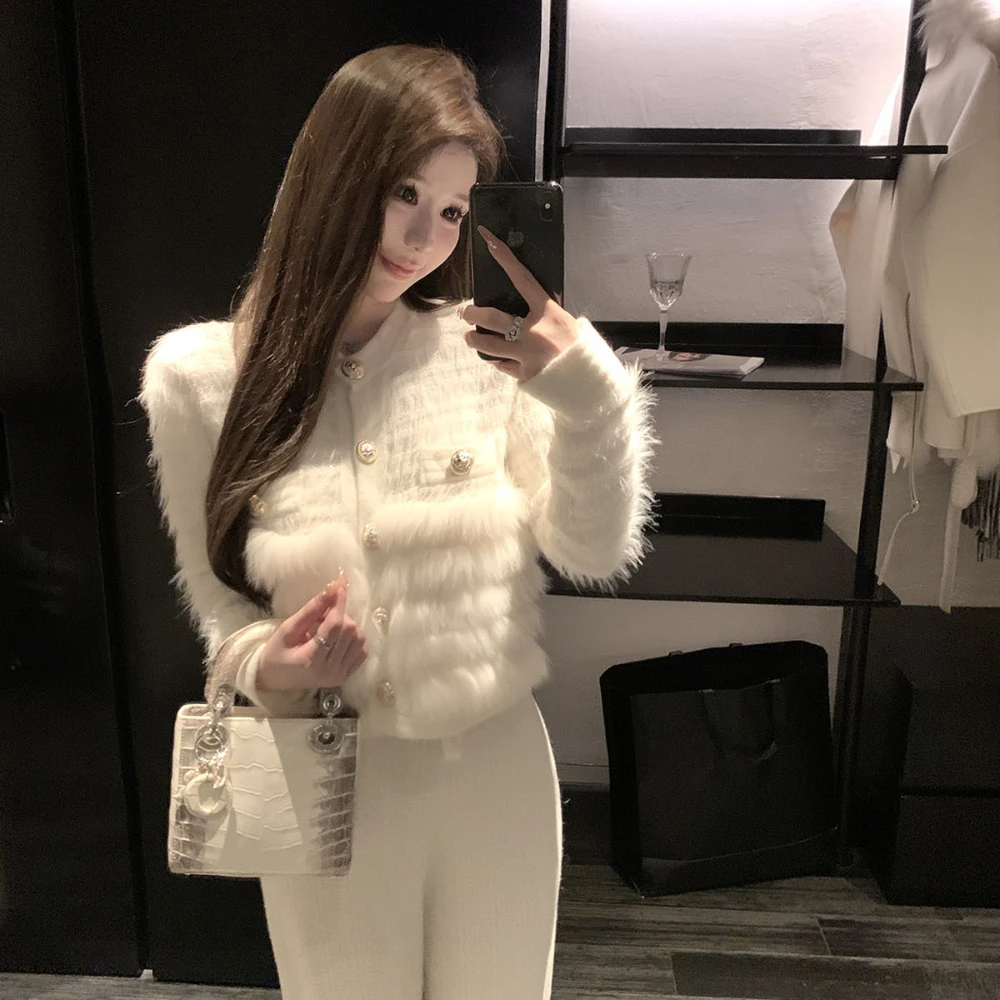 FURYOURSELF 2025 Autumn Winter New Fashion Style Spliced Fox Fur Classic Round Neck Sweater Knitted Jacket for Women Warmth
FURYOURSELF 2025 Autumn Winter New Fashion Style Spliced Fox Fur Classic Round Neck Sweater Knitted Jacket for Women Warmth