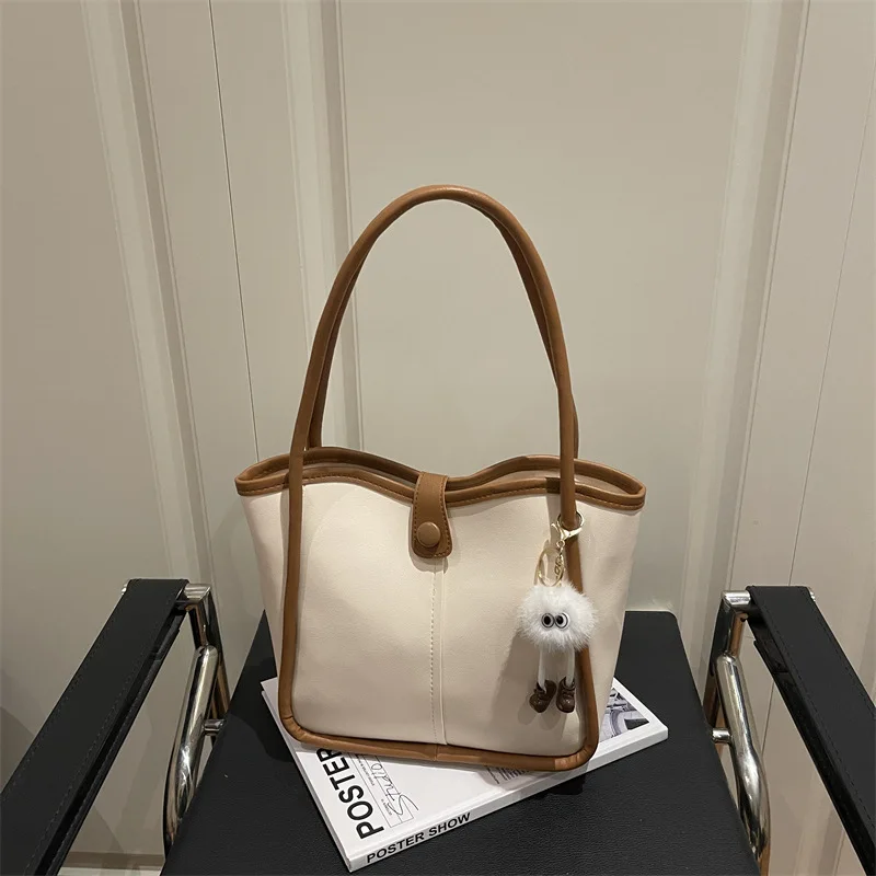 2025 new autumn and winter niche casual shoulder bag fashionable and trendy women's bag underarm bag
2025 new autumn and winter niche casual shoulder bag fashionable and trendy women's bag underarm bag