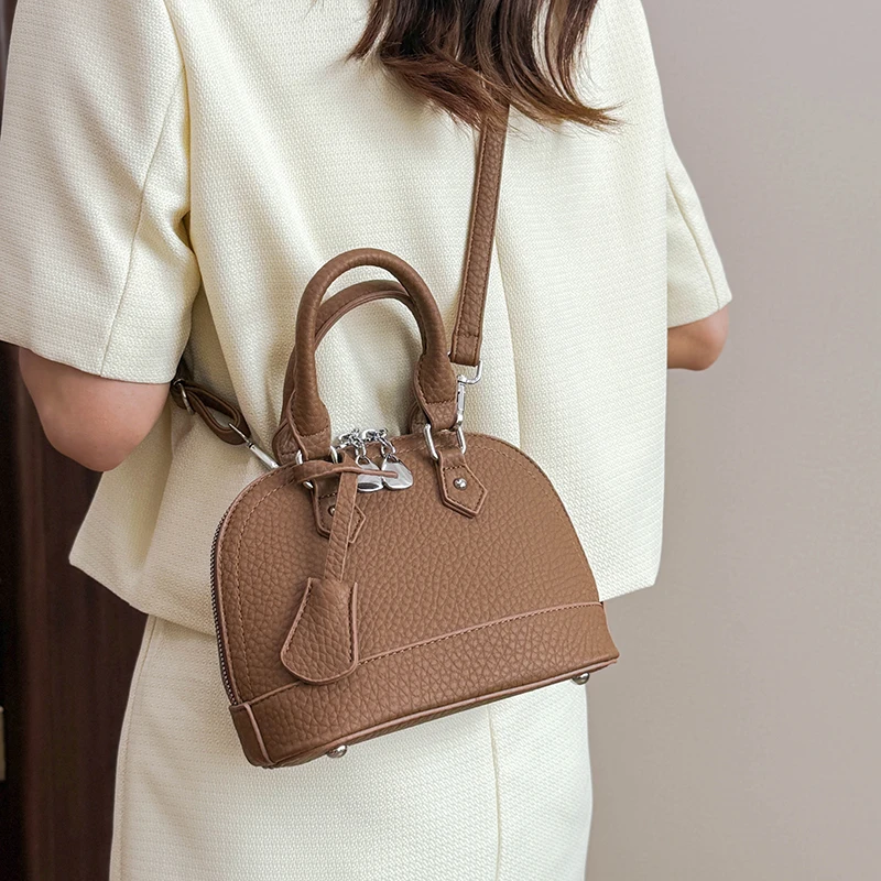 Chic Leather Shoulder Bag For Women Designer Crossbody Tote Handbags Ladies Luxury Brand Elegant Durable Daily Use Purse
Chic Leather Shoulder Bag For Women Designer Crossbody Tote Handbags Ladies Luxury Brand Elegant Durable Daily Use Purse