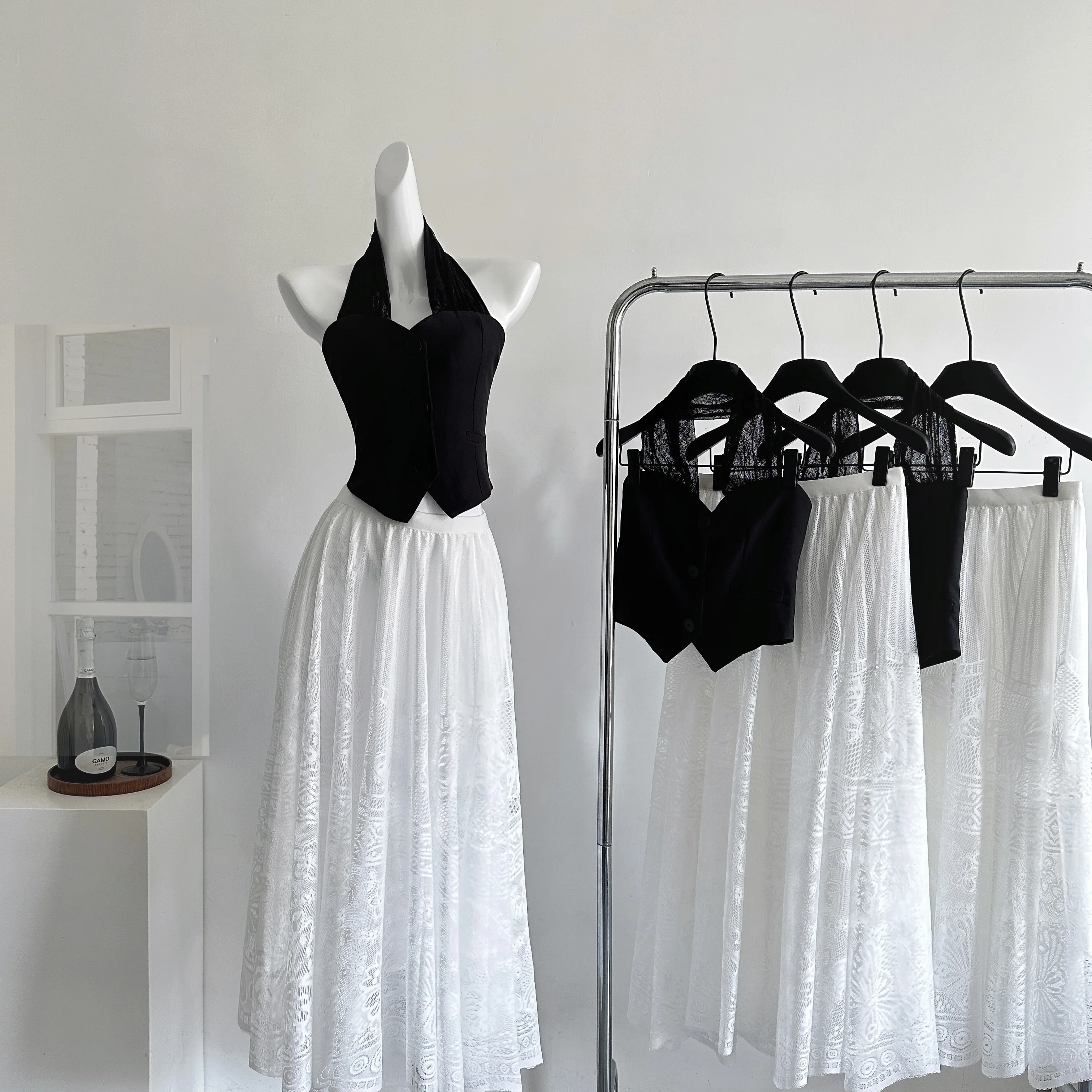 Summer Women Vacation French Vintage Coquette 2000s Aesthetic Rave Old Money Outfits 2 Piece Set Halter Top + Midi Skirts New
Summer Women Vacation French Vintage Coquette 2000s Aesthetic Rave Old Money Outfits 2 Piece Set Halter Top + Midi Skirts New