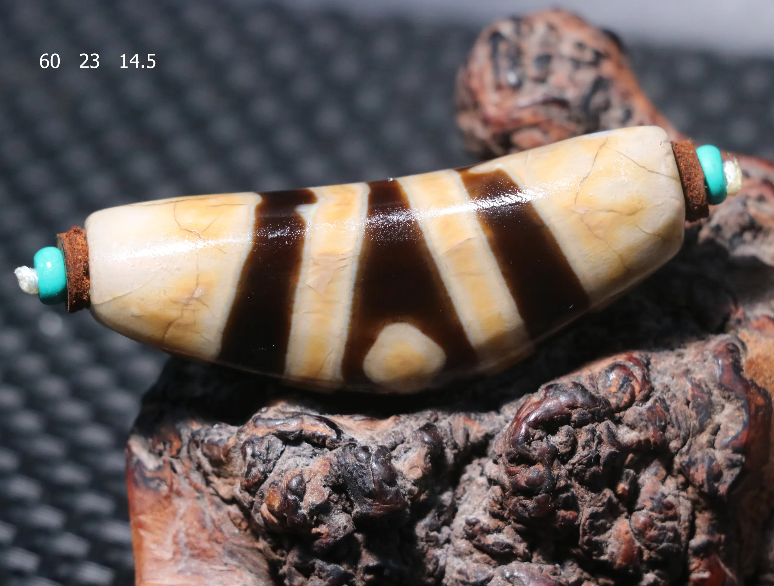 Ultra Energy Tibetan Old Agate Line Type Healer Medicine Money Dots Big Horn Shape dZi Bead Pendant $$$ Timestown AA
Ultra Energy Tibetan Old Agate Line Type Healer Medicine Money Dots Big Horn Shape dZi Bead Pendant $$$ Timestown AA
