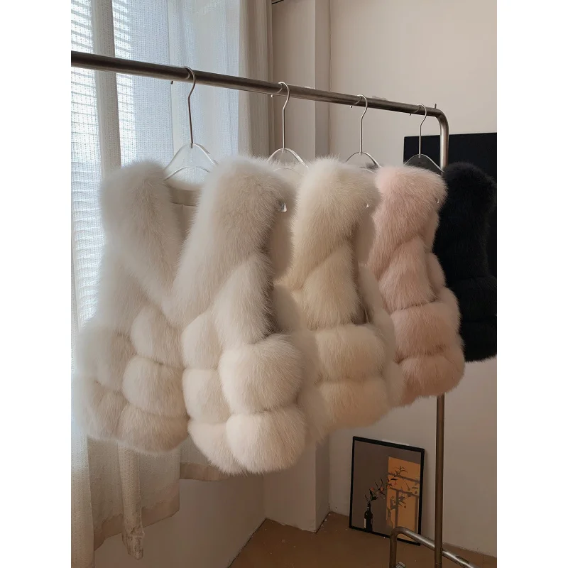 Real Fox Fur Vest Woman Real Fur Coat 2026 New Winter Fox Fur Collar Fur Vest Jacket Casual Short Outwear Winter Coat Female
Real Fox Fur Vest Woman Real Fur Coat 2026 New Winter Fox Fur Collar Fur Vest Jacket Casual Short Outwear Winter Coat Female