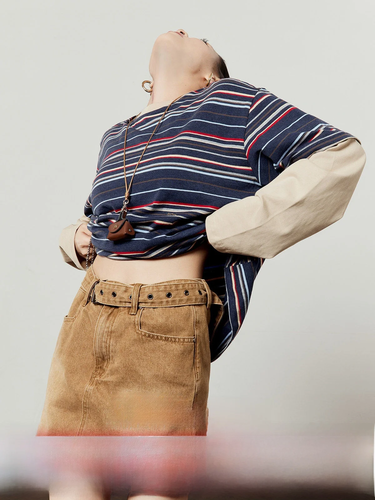 Khaki Long Sve T-irt Women's Loose round Ne Splice Striped Design Casual Sle Breathable Comfortable Chinese Brand
Khaki Long Sve T-irt Women's Loose round Ne Splice Striped Design Casual Sle Breathable Comfortable Chinese Brand