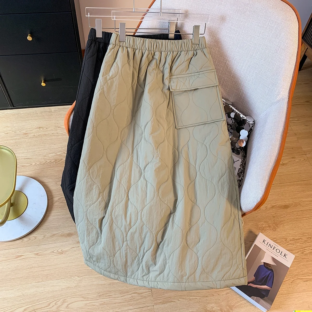 Thickened down Cotton Skirt Mid-Length Women's A-Line Skirt with Pockets Winter Warm Windproof Half-length Skirt Straight Cut
Thickened down Cotton Skirt Mid-Length Women's A-Line Skirt with Pockets Winter Warm Windproof Half-length Skirt Straight Cut