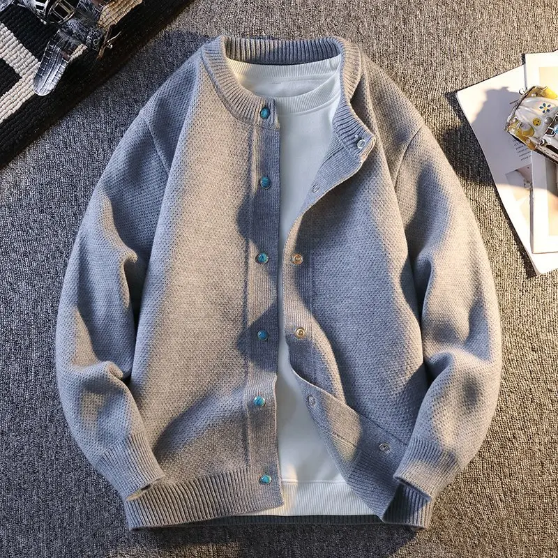 Мужской тонкий вязаный кардиган на весну-осень, повседневный, с круглым вырезом, из мягкого полиэстера и нейлона, с длинными рукавами
Мужской тонкий вязаный кардиган на весну-осень, повседневный, с круглым вырезом, из мягкого полиэстера и нейлона, с длинными рукавами