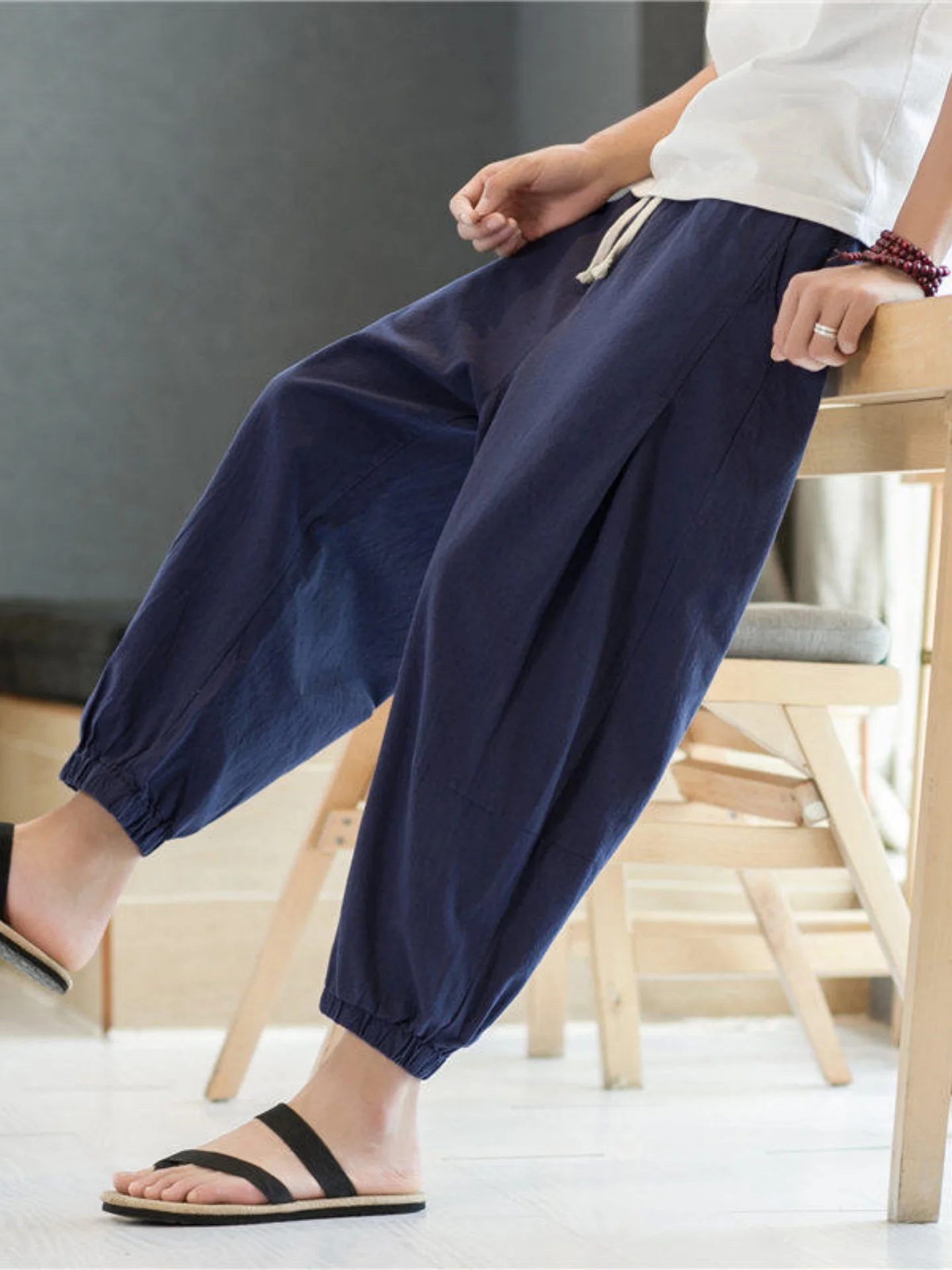 Loose Linen Men's Summer Casual Pants Nine Points Trendy Brand Cuffed Cotton Linen Loose Fit Straight Leg Elastic Waist
Loose Linen Men's Summer Casual Pants Nine Points Trendy Brand Cuffed Cotton Linen Loose Fit Straight Leg Elastic Waist