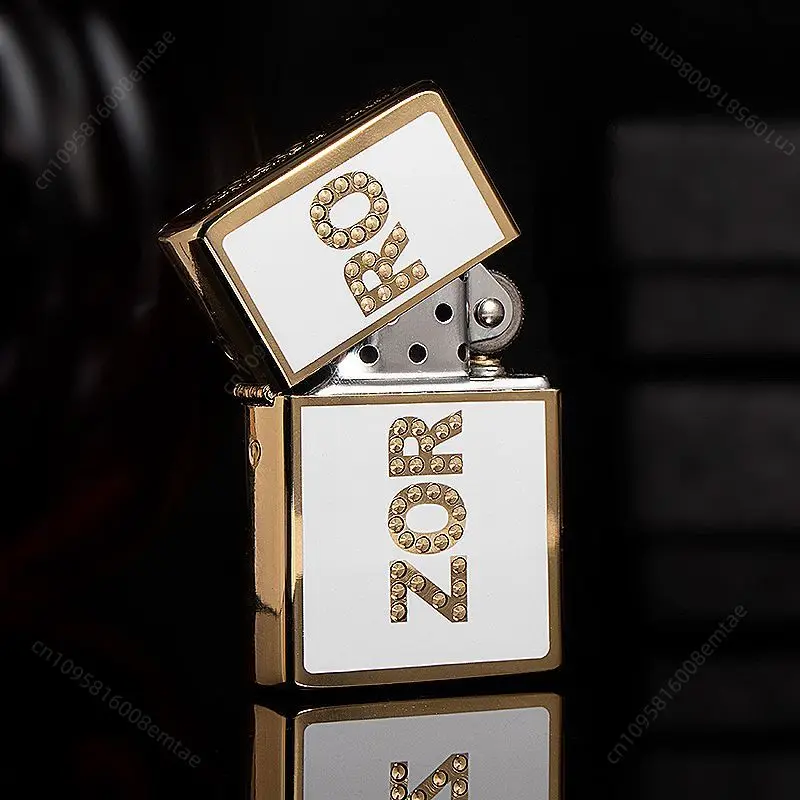 Зажигалка ZORRO Diamond Zorro Logo 1937 Remastered, классическая зажигалка с откидным колесом, аксессуары для сигарет, подарок для мужчин
Зажигалка ZORRO Diamond Zorro Logo 1937 Remastered, классическая зажигалка с откидным колесом, аксессуары для сигарет, подарок для мужчин