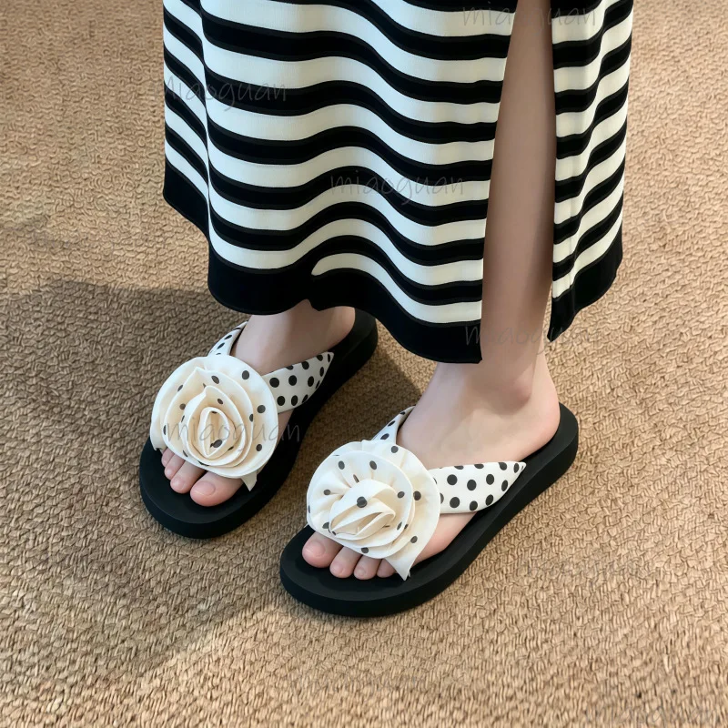4cm Heel Polka Dot Flip Flops Rose Flower Wedges Thong Sandals Ladies Casual Summer Beach Slippers Fashion Zapatos De Mujer
4cm Heel Polka Dot Flip Flops Rose Flower Wedges Thong Sandals Ladies Casual Summer Beach Slippers Fashion Zapatos De Mujer