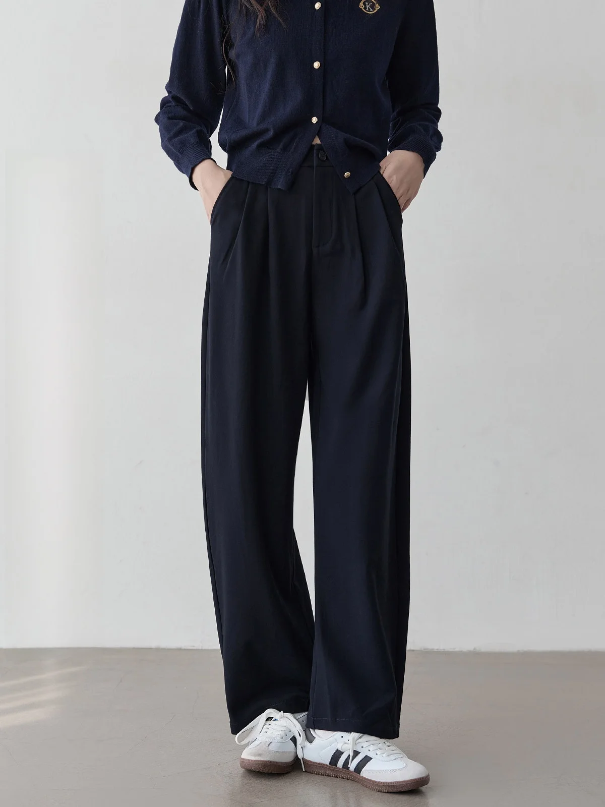 Deep Blue Casual Pants Women's High Waist Loose Wide Leg Pants Versatile Slimming Spring 2026 New Sle Commute Sle Pure Color
Deep Blue Casual Pants Women's High Waist Loose Wide Leg Pants Versatile Slimming Spring 2026 New Sle Commute Sle Pure Color