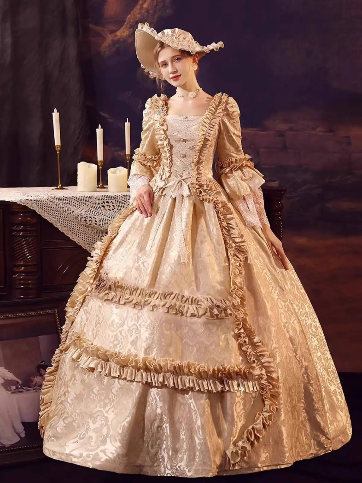 Champagne Festooned Vehicle Cruise Catwalk French Style Travel European Style Costume Princess Dress Annual Meeting Ceremonial
Champagne Festooned Vehicle Cruise Catwalk French Style Travel European Style Costume Princess Dress Annual Meeting Ceremonial