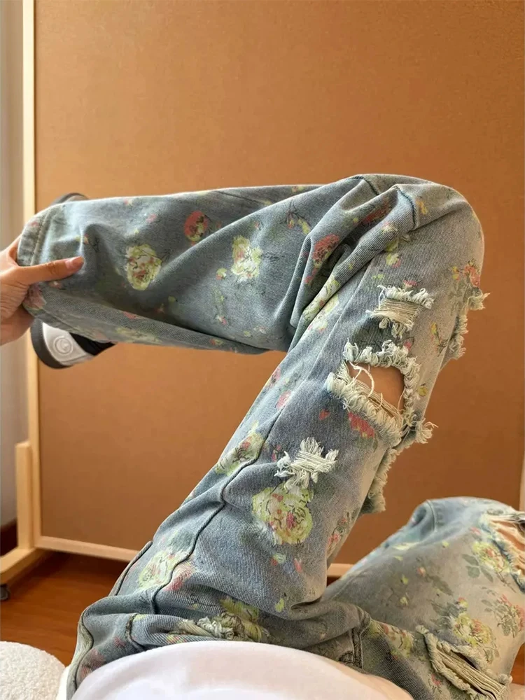 Retro Blue Floral Print Tear Hole Jeans Men Summer Thin American Micro Flared Pants Design Sense Straight Leg Poor Man's Pants
Retro Blue Floral Print Tear Hole Jeans Men Summer Thin American Micro Flared Pants Design Sense Straight Leg Poor Man's Pants