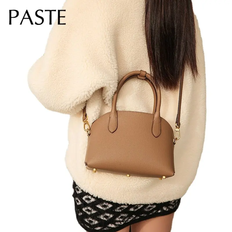 2023 New Classic Shell Tote Bag Chic Elegant Cow Leather Women's Handbag High Quality Niche Design Female Shoulder Bag
2023 New Classic Shell Tote Bag Chic Elegant Cow Leather Women's Handbag High Quality Niche Design Female Shoulder Bag