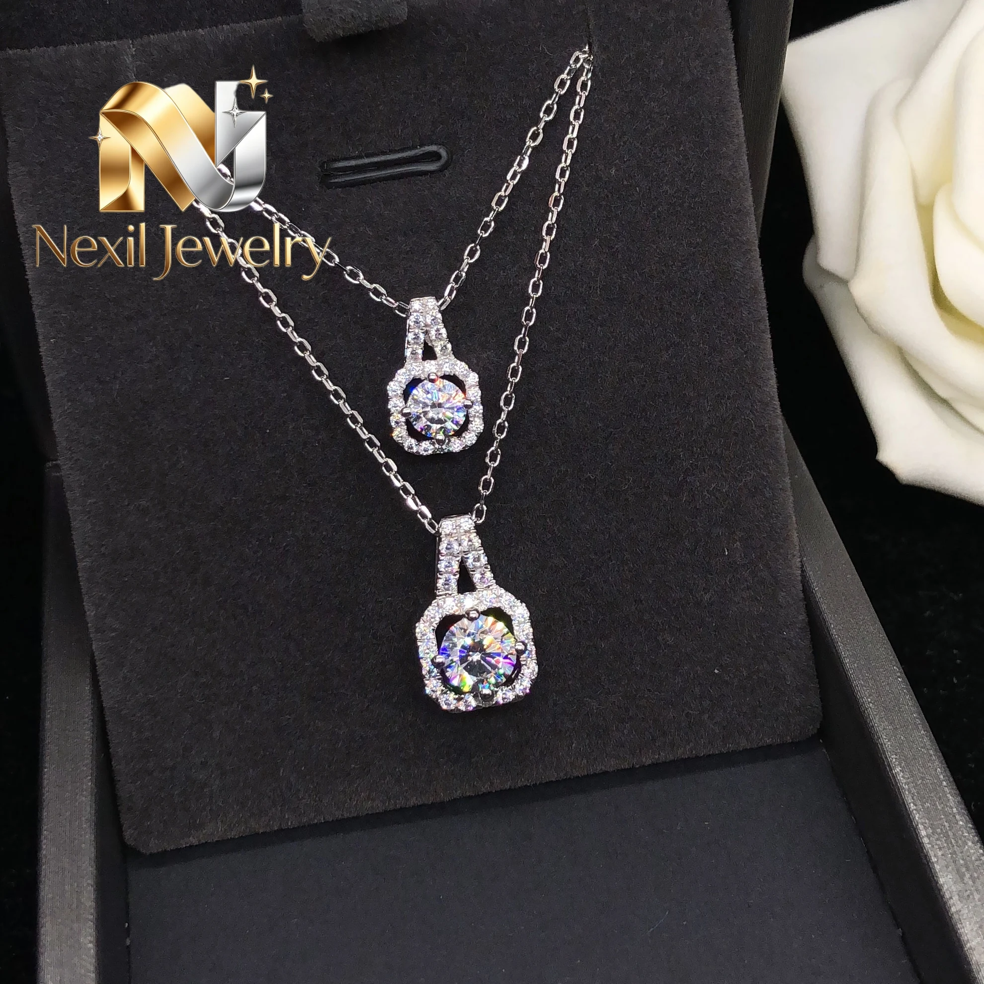 Nexil Jewelry Authentic 0.5/1Ct Round Cut D Color VVS1 Moissanite Pendant for Women Solid Platinum 950 Wedding Pendant Necklac
Nexil Jewelry Authentic 0.5/1Ct Round Cut D Color VVS1 Moissanite Pendant for Women Solid Platinum 950 Wedding Pendant Necklac