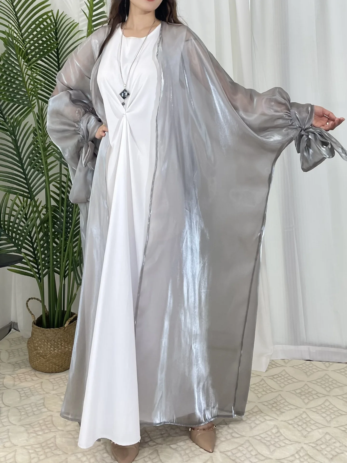 Shiny Open Kimono Abaya Dubai Luxury Muslim Dress for Women Kaftan Islam Clothing Robe Femme Musulmane Vestidos Eid Ramadan Gown
Shiny Open Kimono Abaya Dubai Luxury Muslim Dress for Women Kaftan Islam Clothing Robe Femme Musulmane Vestidos Eid Ramadan Gown