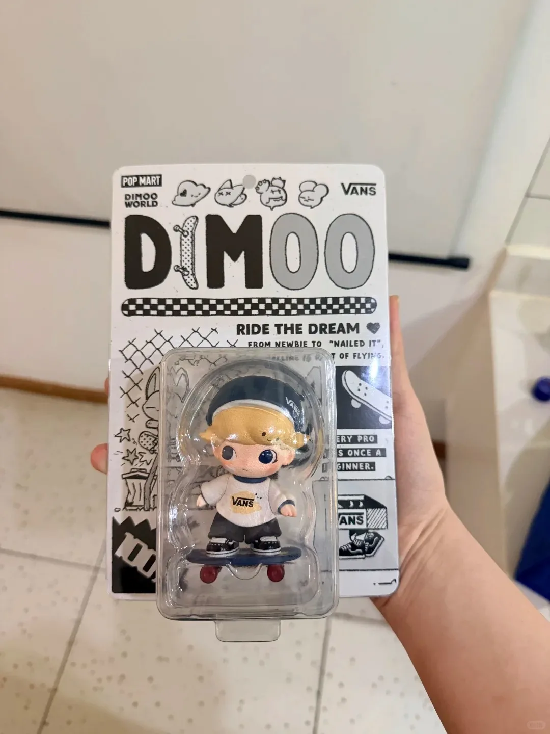 POPMART 2026 DIMOO X VANS "Ride The Dream" Limited Edition Collaboration Badge - Cute Figure As A Surprising Collectible Gift
POPMART 2026 DIMOO X VANS "Ride The Dream" Limited Edition Collaboration Badge - Cute Figure As A Surprising Collectible Gift