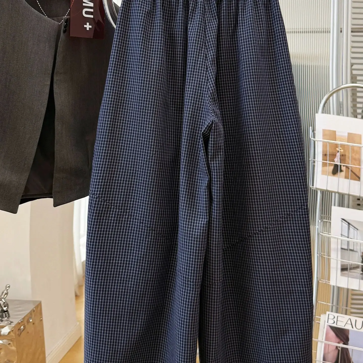 Summer Large Size 2026 New Style Hong Kong Retro Thin Checkered Lazy Wide Leg Casual Long Pants Men Loose Fit Natural Waist
Summer Large Size 2026 New Style Hong Kong Retro Thin Checkered Lazy Wide Leg Casual Long Pants Men Loose Fit Natural Waist