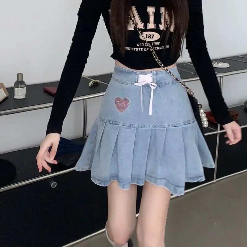 French Love Embroidered Denim A-Line Pleated Skirt Women Summer New Niche Design Slim High-Waisted Fashionable Short Skirt
French Love Embroidered Denim A-Line Pleated Skirt Women Summer New Niche Design Slim High-Waisted Fashionable Short Skirt