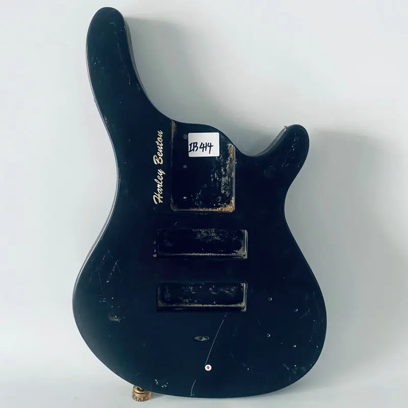iB414 Active Pickups Harleybenton Electric Bass in Solid Wood Bass Body 6 Strings Version Black Color
iB414 Active Pickups Harleybenton Electric Bass in Solid Wood Bass Body 6 Strings Version Black Color
