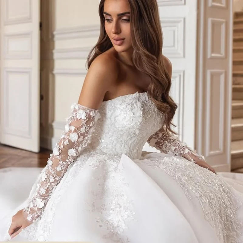 Customized simple ivory Ball Gown Royal Wedding Dresses Long tail Tull crystal Lace beads applique Made Robe De
Customized simple ivory Ball Gown Royal Wedding Dresses Long tail Tull crystal Lace beads applique Made Robe De