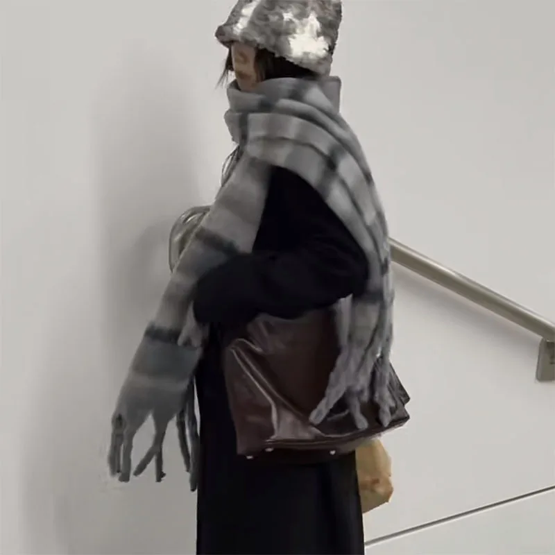 2025 красочный жаккардовый осенне-зимний шарф из пашмины для женщин, длинная шаль Bufanda Mujer с кисточками, женский палантин, теплый белый 17
2025 красочный жаккардовый осенне-зимний шарф из пашмины для женщин, длинная шаль Bufanda Mujer с кисточками, женский палантин, теплый белый 17