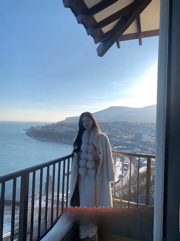 YOLI Long Fur Coat Women's Warmth Loose Style Winter Outerwear Padded Casual Standard Fit Leather Jacket Coat
YOLI Long Fur Coat Women's Warmth Loose Style Winter Outerwear Padded Casual Standard Fit Leather Jacket Coat