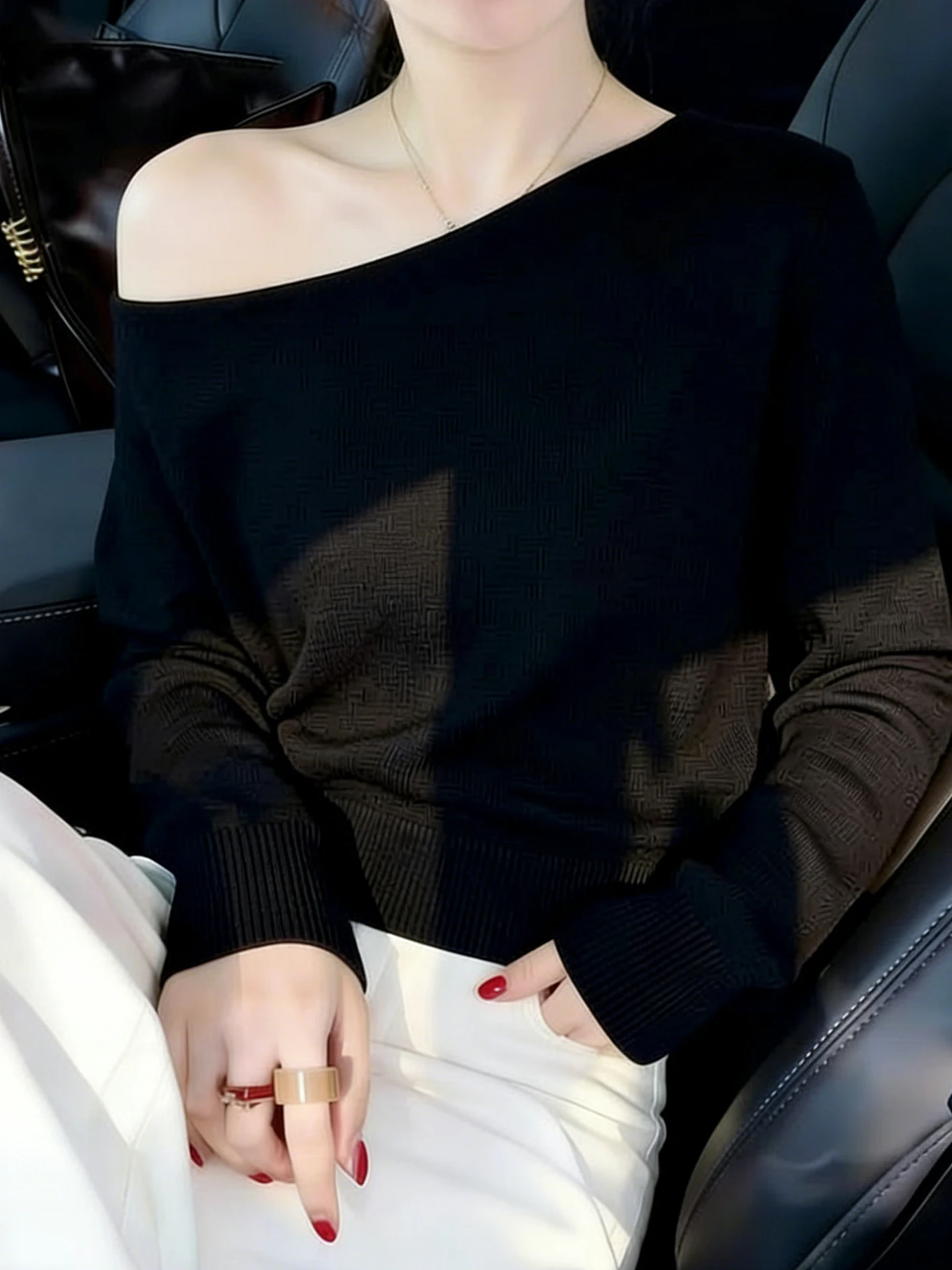 Spring Fashion Long Sleeve T-Shirt Women's Casual Versatile Color Diagonal Shoulder Top Stylish Design Korean Style
Spring Fashion Long Sleeve T-Shirt Women's Casual Versatile Color Diagonal Shoulder Top Stylish Design Korean Style
