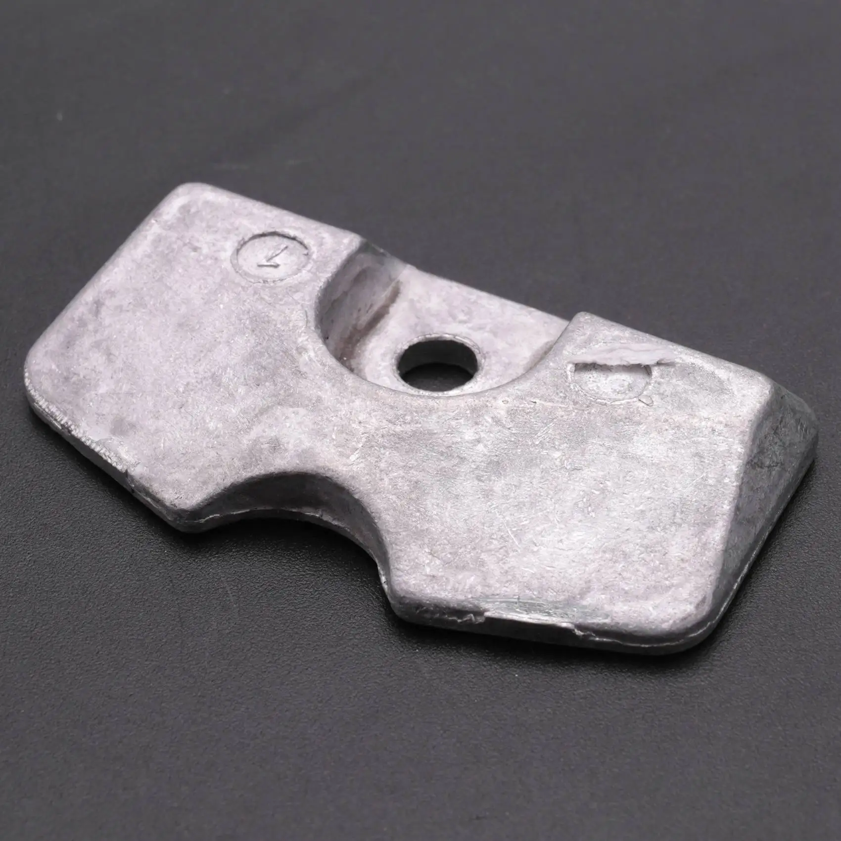 ABNF!6L5-45251-03 2/2.5/3/4/5/6HP подходит для подвесного нижнего блока, анода коробки передач 6L5-45251
ABNF!6L5-45251-03 2/2.5/3/4/5/6HP подходит для подвесного нижнего блока, анода коробки передач 6L5-45251