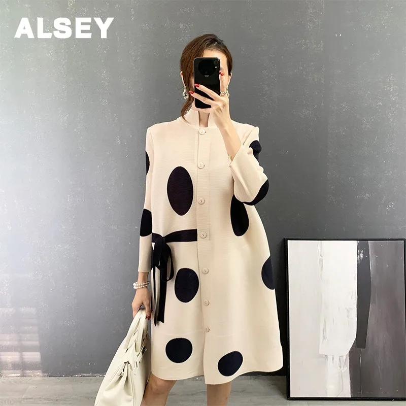 ALSEY Miayke High Neck Pleated Dress Harajuku Style Dot Print Single Breasted Elegant Drawstring Office Lady Fashion Dresses New
ALSEY Miayke High Neck Pleated Dress Harajuku Style Dot Print Single Breasted Elegant Drawstring Office Lady Fashion Dresses New