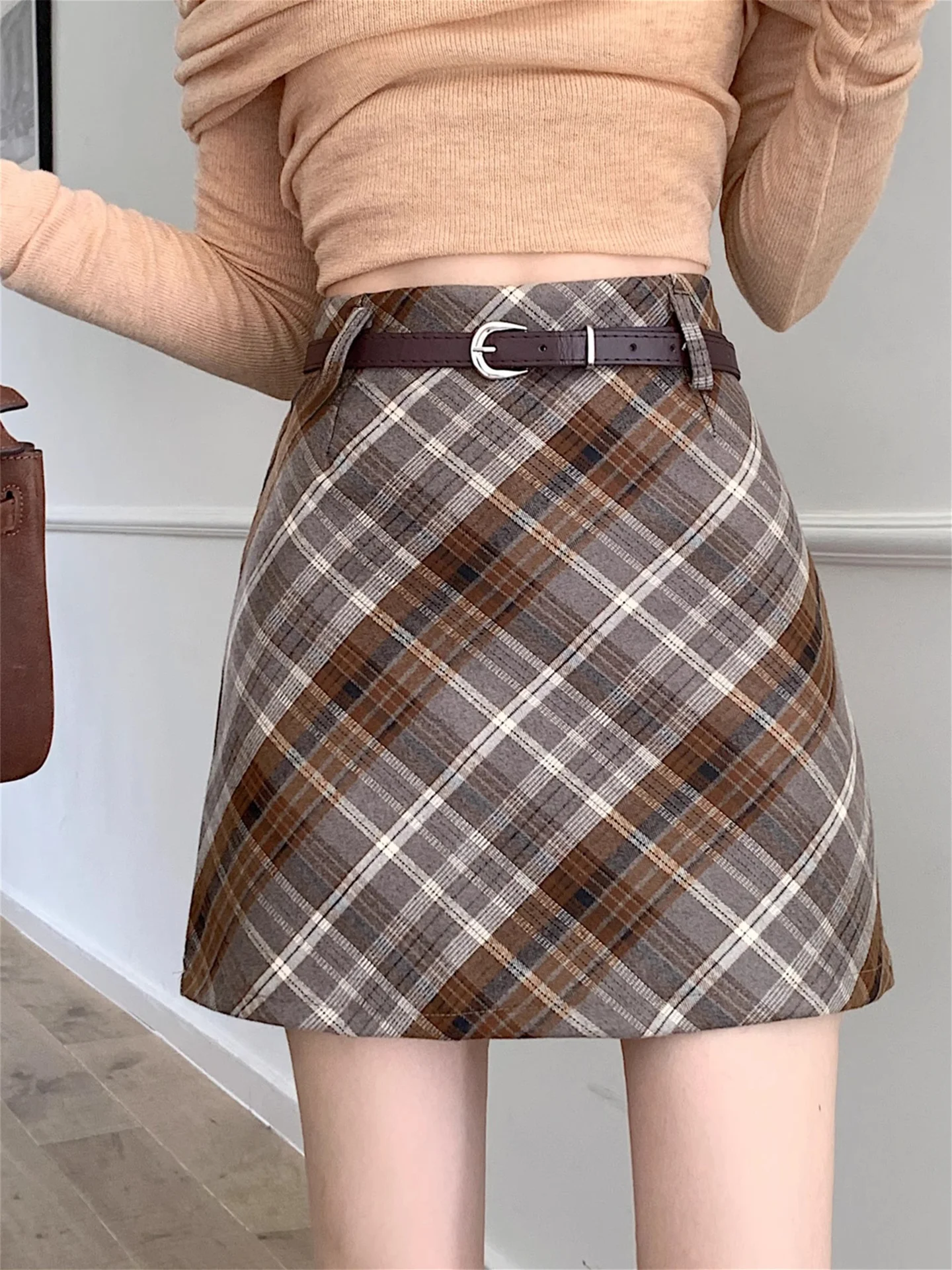 Spring Korean Sle Plaid Woolen A-Line Thiened Women's Skirt High Waist ort Skirt Anti-Light Walking Casual Daily Skirt
Spring Korean Sle Plaid Woolen A-Line Thiened Women's Skirt High Waist ort Skirt Anti-Light Walking Casual Daily Skirt