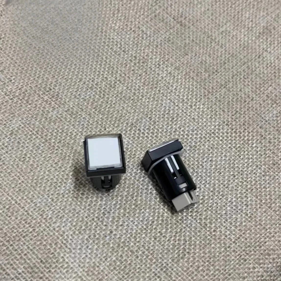 high quality 81.186.3855 Heidelberg CPC Push Button for SM102 CD102 SM74 Printing Machine
high quality 81.186.3855 Heidelberg CPC Push Button for SM102 CD102 SM74 Printing Machine