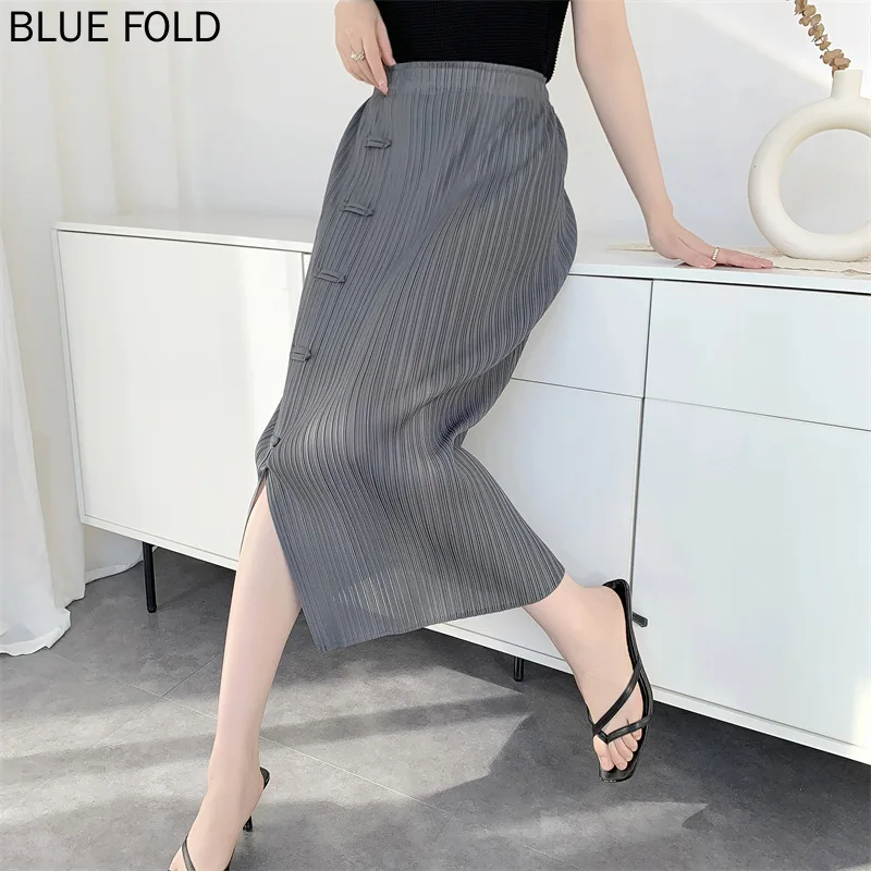 MIYAKE Women's High-End Pleated Skirt with Buckle Retro Style Comfortable Casual Spring/Summer 2025 Collection
MIYAKE Women's High-End Pleated Skirt with Buckle Retro Style Comfortable Casual Spring/Summer 2025 Collection