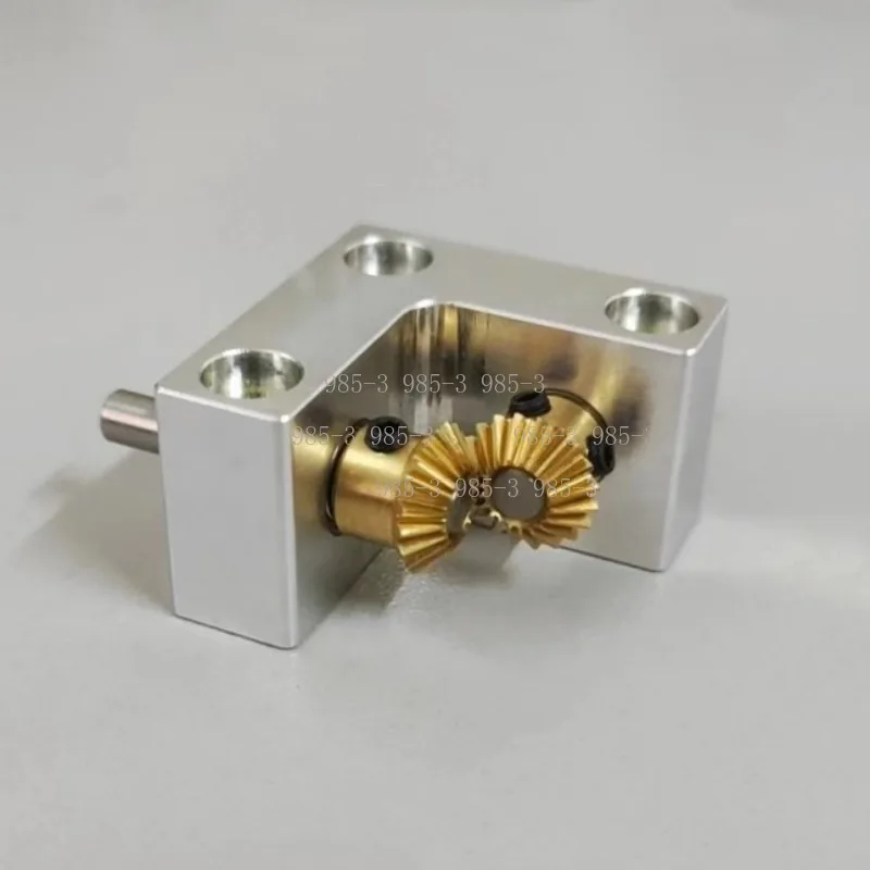 90° Right Angle Bevel Gear Reducer, 1:1 Ratio 4mm Shaft Transmission Converter
90° Right Angle Bevel Gear Reducer, 1:1 Ratio 4mm Shaft Transmission Converter