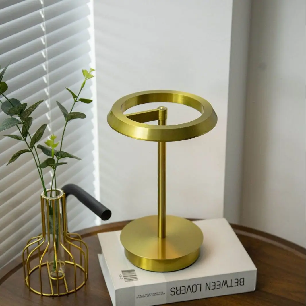 Бар, ресторан, скандинавская атмосфера, креативное кафе, перезаряжаемая уличная настольная лампа для кемпинга, ночник
Бар, ресторан, скандинавская атмосфера, креативное кафе, перезаряжаемая уличная настольная лампа для кемпинга, ночник