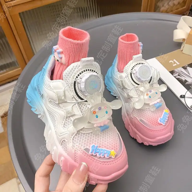 Мультяшные Sanrios Cinnamoroll Детские кроссовки осень и зима для девочек милые мягкие универсальные кроссовки для бега детский подарок
Мультяшные Sanrios Cinnamoroll Детские кроссовки осень и зима для девочек милые мягкие универсальные кроссовки для бега детский подарок