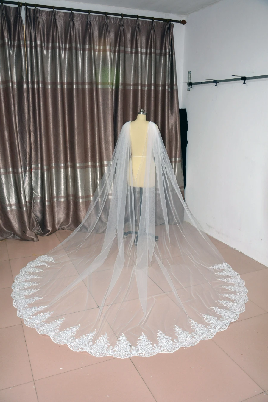 wedding cape veil white/ivory/Black lace Cathedral Bridal shawl Wedding Accessories
wedding cape veil white/ivory/Black lace Cathedral Bridal shawl Wedding Accessories