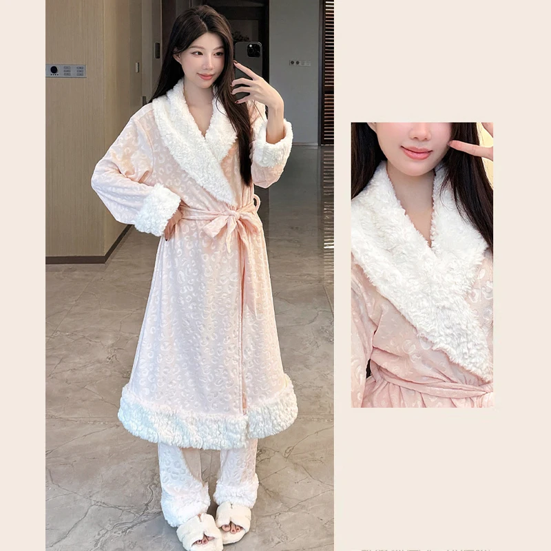 Autumn Winter Women Luxury Bathrobe Gown Thicken Pant&robe Set Island Velvet Warm Kimono Gown Home Wear Soft Comfy Sleepwear
Autumn Winter Women Luxury Bathrobe Gown Thicken Pant&robe Set Island Velvet Warm Kimono Gown Home Wear Soft Comfy Sleepwear