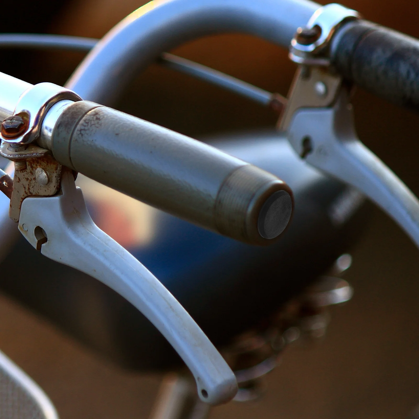 10Pcs Bike Handlebar End Plugs 22mm Rubber Handlebar Caps for Road Mountain Bike Grips Protector Bar End Caps 
10Pcs Bike Handlebar End Plugs 22mm Rubber Handlebar Caps for Road Mountain Bike Grips Protector Bar End Caps