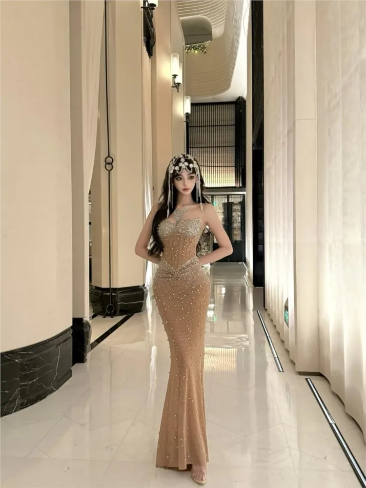 Luxurious heavy-duty strapless beaded form-fitting long full-diamond fishbone mini dress
Luxurious heavy-duty strapless beaded form-fitting long full-diamond fishbone mini dress