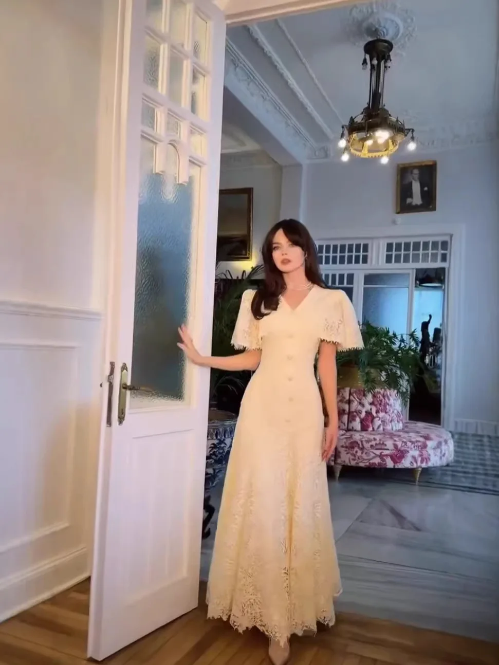 Long Dress Women Dresses V Neck Short Sleeve Lace Slim Fit Tassel Button Vestidos Elegant Splice Party Night High Street Summer
Long Dress Women Dresses V Neck Short Sleeve Lace Slim Fit Tassel Button Vestidos Elegant Splice Party Night High Street Summer