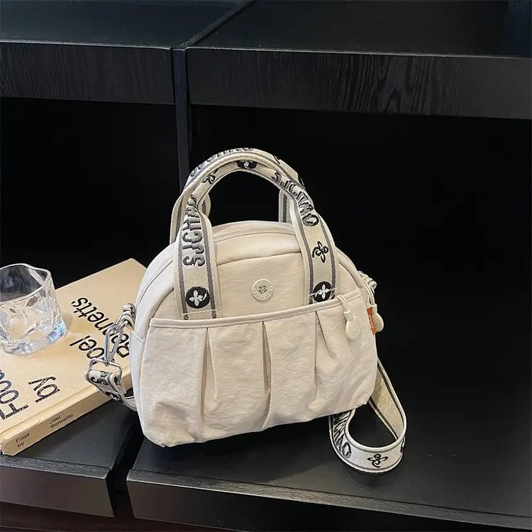 Luxury Casual Shoulder Bag Delicate Craft Purse Fashion Crossbody Handbag with Sturdy Top Handle Design
Luxury Casual Shoulder Bag Delicate Craft Purse Fashion Crossbody Handbag with Sturdy Top Handle Design
