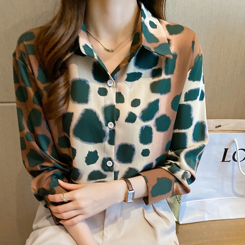 QoerliN 2023 Autumn Winter New Long Sleeve Fashion Shirt for Women Loose and Comfortable Spotted Casual Polo Neck Top for Women
QoerliN 2023 Autumn Winter New Long Sleeve Fashion Shirt for Women Loose and Comfortable Spotted Casual Polo Neck Top for Women