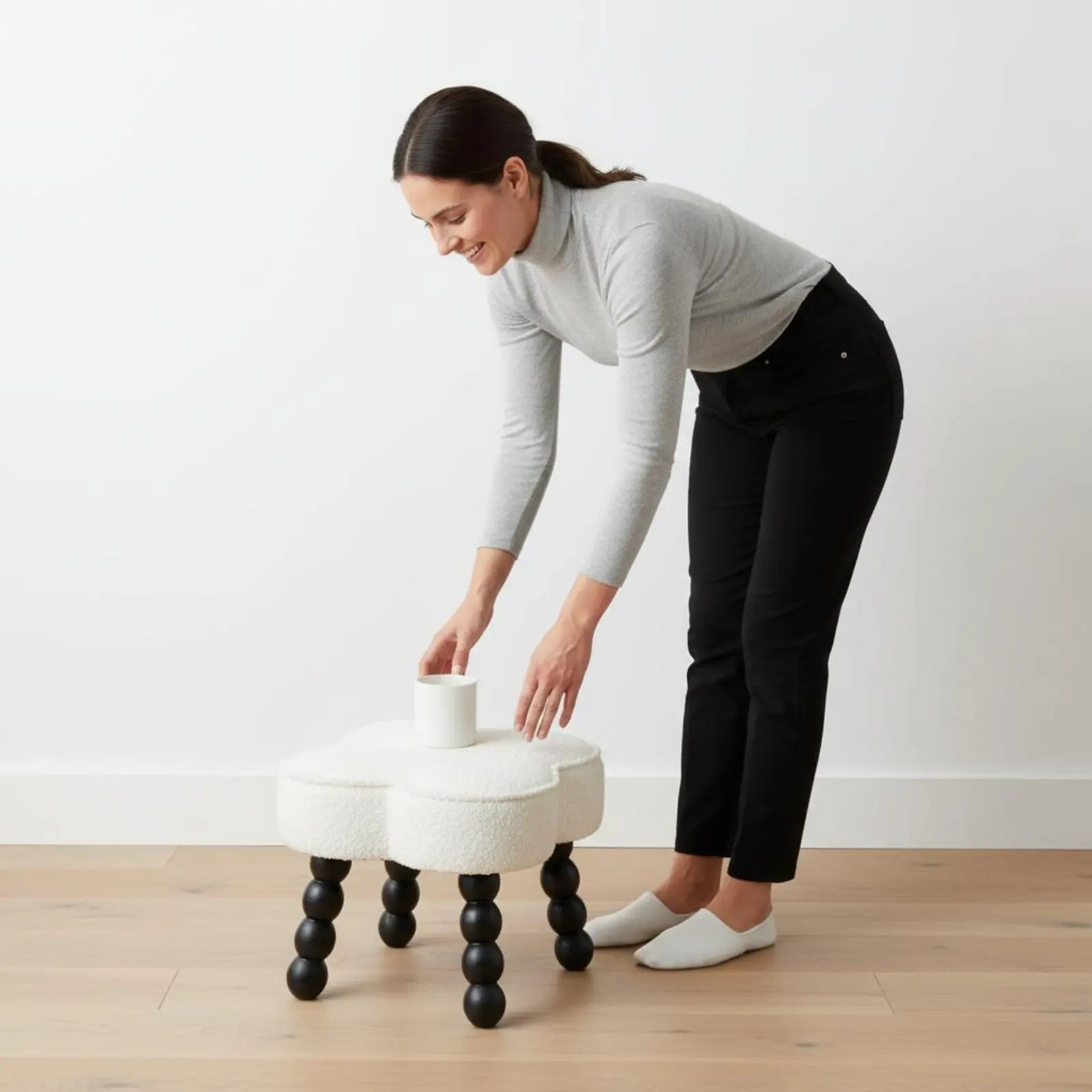 Cotton-Like Shaped Stool Soft Padded Seat Sherpa Upholstered Footstool Wooden Beaded Leg Ottoman Additional Seating Household
Cotton-Like Shaped Stool Soft Padded Seat Sherpa Upholstered Footstool Wooden Beaded Leg Ottoman Additional Seating Household