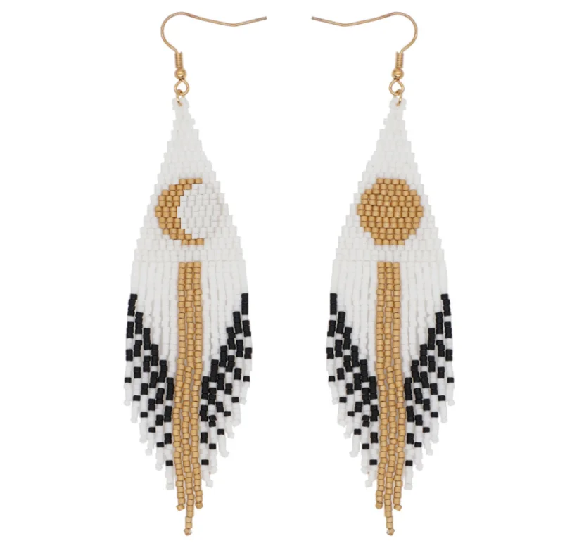 Beaded earrings Tassel Red Moon Star Bohemia Design Hand knitting Alloy Female Tide Simple Rice bead earrings
Beaded earrings Tassel Red Moon Star Bohemia Design Hand knitting Alloy Female Tide Simple Rice bead earrings