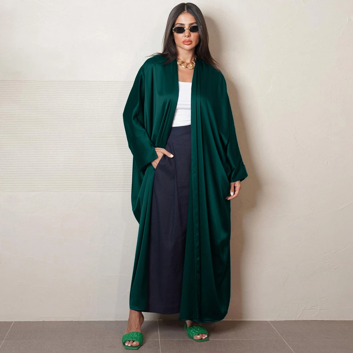 Длинный повседневный зеленый халат с длинными рукавами и элегантной темпераментной абаей
Длинный повседневный зеленый халат с длинными рукавами и элегантной темпераментной абаей