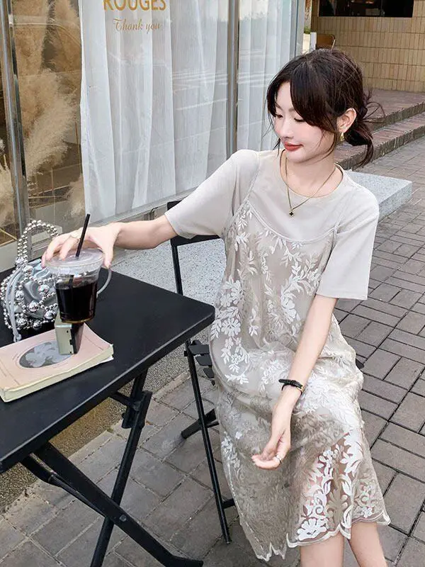 Elegant Large Size 300 Pounds Women's Summer Dress Two-Piece Set with Strap T-Shirt Skirt Slimming A-Line Midi Dress
Elegant Large Size 300 Pounds Women's Summer Dress Two-Piece Set with Strap T-Shirt Skirt Slimming A-Line Midi Dress