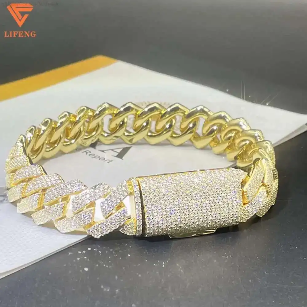 Luxury High Quality Bracelets 14mm 3 Row Diamond Iced Out 925 Sterling Silver Hip Hop Moissanite Cuban Link Chain Bracelet
Luxury High Quality Bracelets 14mm 3 Row Diamond Iced Out 925 Sterling Silver Hip Hop Moissanite Cuban Link Chain Bracelet